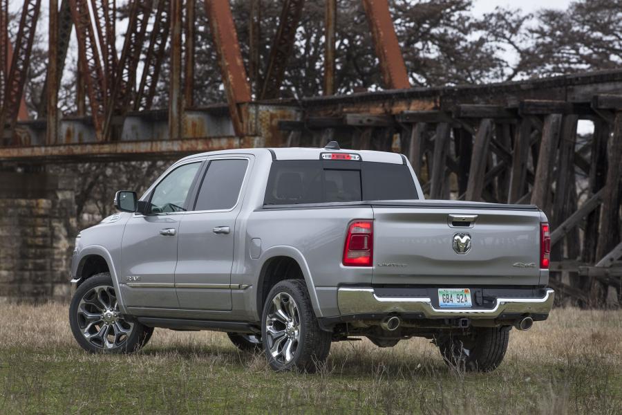  Ram 1500 Limited Crew Cab (DT) 2018 года  (фото 16 из 40)